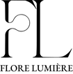 Gestileerde geometrische bloem met bladeren in zwarte lijntekening, minimalistisch design